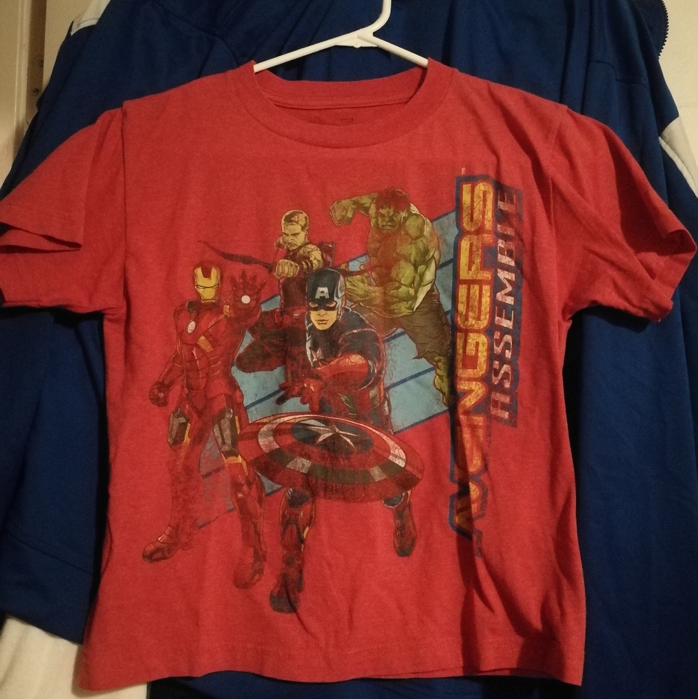 Marvel Avengers Red T-shirt Avengers Assemble